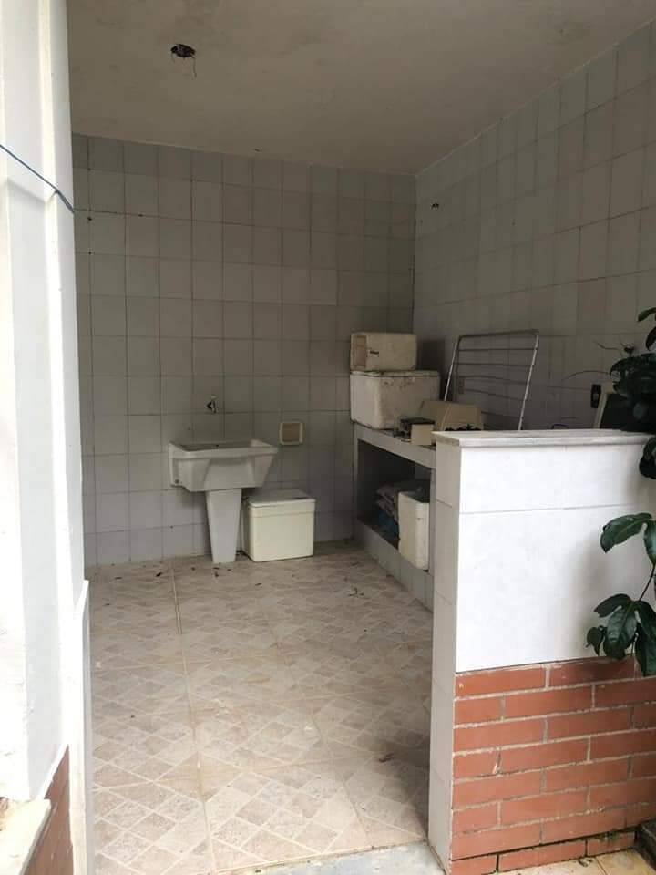 Casa à venda com 6 quartos, 1700m² - Foto 6