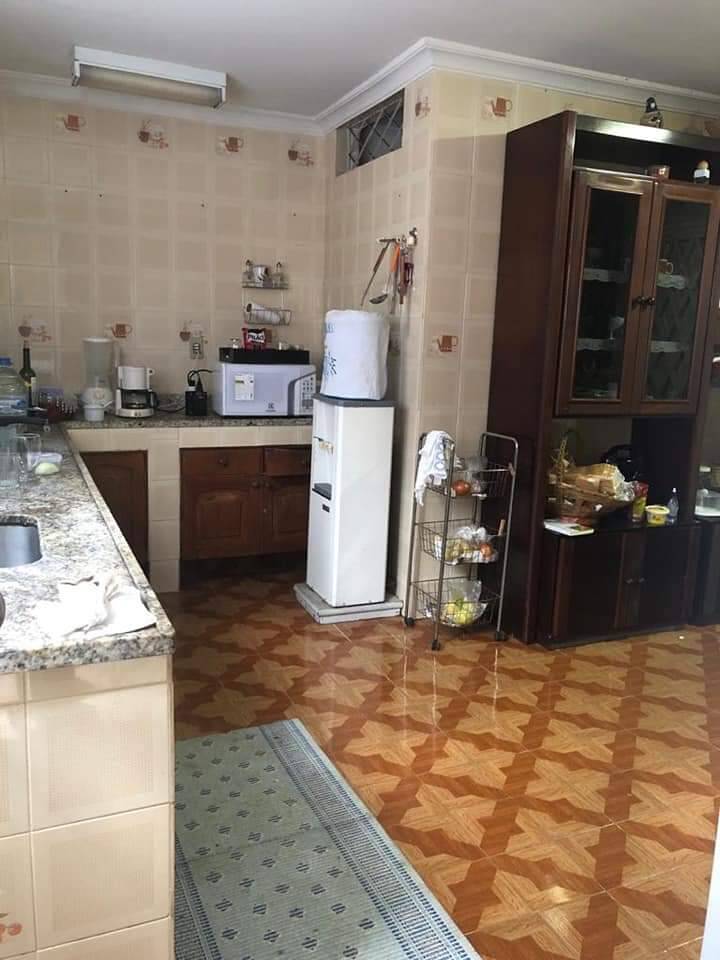 Casa à venda com 6 quartos, 1700m² - Foto 5