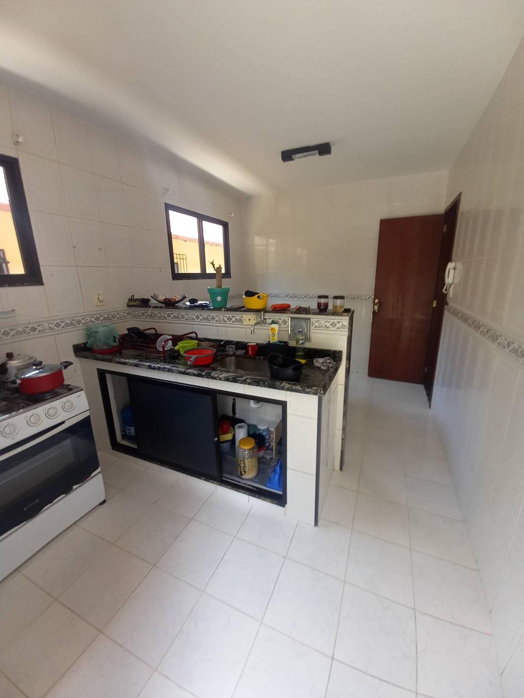 Casa à venda com 2 quartos, 800m² - Foto 2