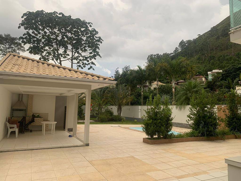 Casa à venda com 5 quartos, 388002m² - Foto 1