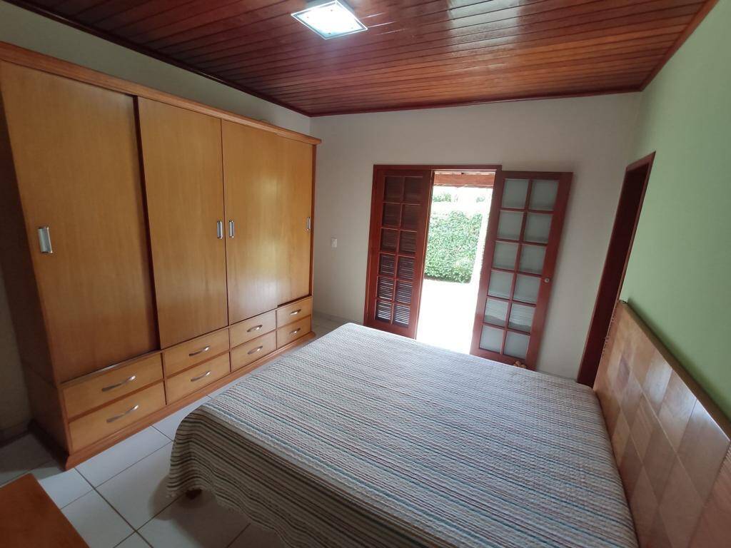 Casa à venda com 4 quartos, 360002m² - Foto 11