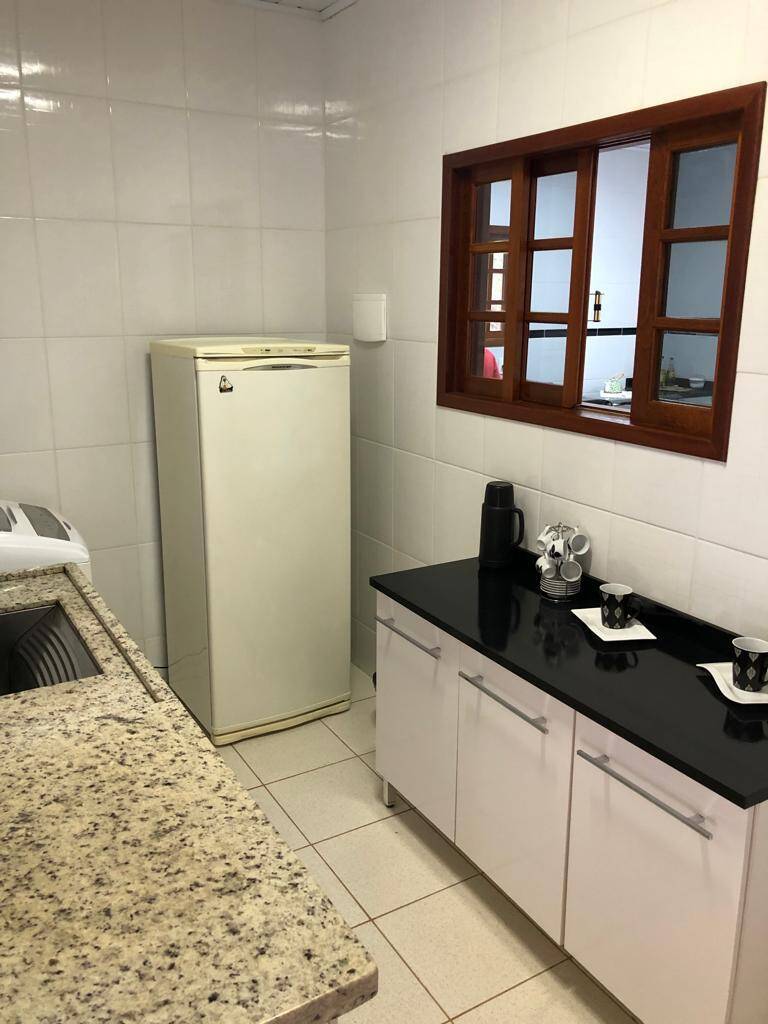 Casa à venda com 4 quartos, 360002m² - Foto 17