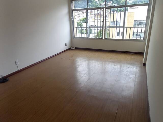 #207 - Apartamento para Venda em Nova Friburgo - RJ